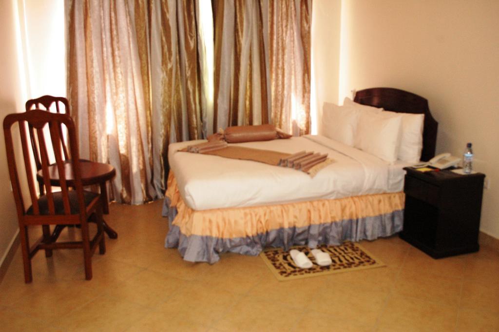 Grace Land Hotel Arusha Zimmer foto